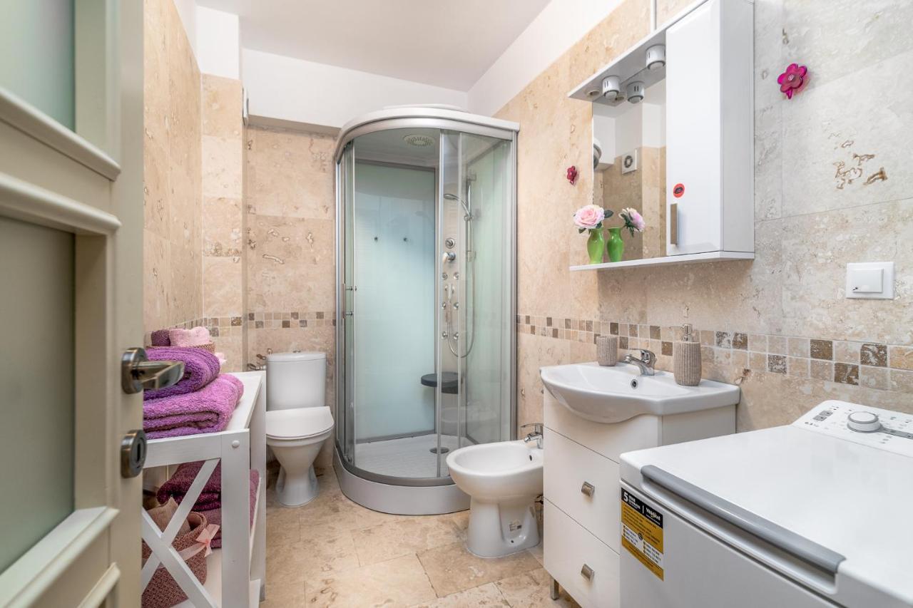 Dreamgarden Airport Apartment & Secure Parking & Airport Shuttle Yaş Dış mekan fotoğraf